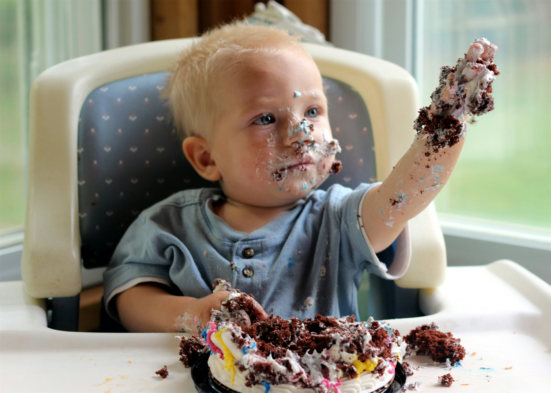 Kinderkleidung mit Fleck